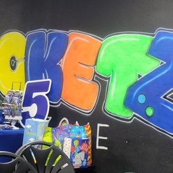Bucketz Game Zone - Walls were nicely decorated