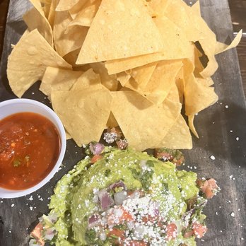 Compadres Cantina - Guacamole & Chip - Mexican Near Me - Ontario, California