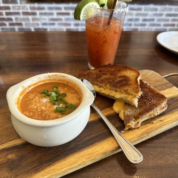 RMU Truckee - Grilled cheese and tomato soup - Bars Near Me - Truckee, California