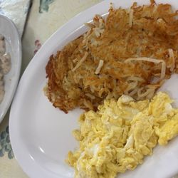Howard's Restaurant - Scrambled eggs and hashbrowns