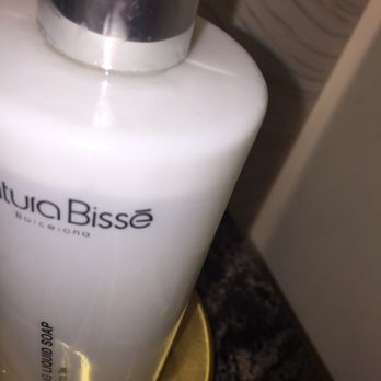 Viceroy Chicago - After I rinsed the soap scum off myself. - Hotels Near Me - Chicago, Illinois Viceroy Chicago - After I rinsed the soap scum off myself. - Hotels Near Me - Chicago, Illinois