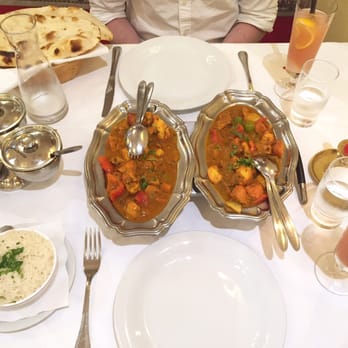 Restaurant Rani - Chicken tikka masala with rice and garlic naan. So. So. Yummy. - Indian Near Me - Vienna, 9