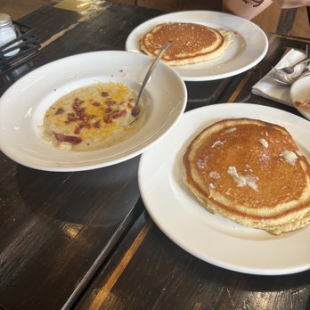 Light House Bistro - Cheddar and bacon grits, vanilla pancakes - YUM - American Near Me - Annapolis, Maryland Light House Bistro - Cheddar and bacon grits, vanilla pancakes - YUM - American Near Me - Annapolis, Maryland