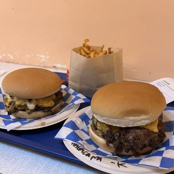 Goldburger - Goldburger Americana Curly fries - Burgers Near Me - Los Angeles, California Goldburger - Goldburger Americana Curly fries - Burgers Near Me - Los Angeles, California