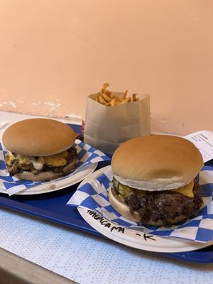 Goldburger Highland Park by null