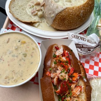 Pike Place Chowder - Clam Chowder bread bowl, market chowder & Maine Lobster Roll - Seafood Near Me - Seattle, Washington Pike Place Chowder - Clam Chowder bread bowl, market chowder & Maine Lobster Roll - Seafood Near Me - Seattle, Washington