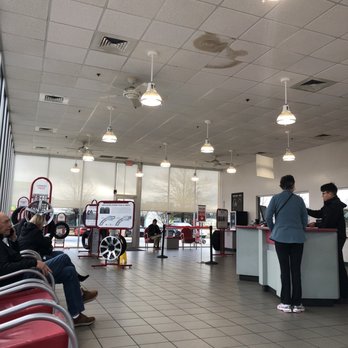 Discount Tire - Waiting area - Tires Near Me - Greenville, South Carolina Discount Tire - Waiting area - Tires Near Me - Greenville, South Carolina