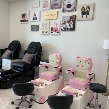 Empress Beauty Bar - Kids Chairs - Hair Salons Near Me - Arlington, Texas Empress Beauty Bar - Kids Chairs - Hair Salons Near Me - Arlington, Texas
