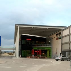 VAPIANO Ingolstadt im Westpark Center Einkaufszentrum - Vapiano mit Balkon und Terasse