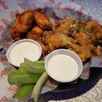 Bubba's 33 - Chicken wings(habanero&shotgun) - Pizza Near Me - Aurora, Colorado