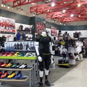 DICK'S Sporting Goods - Sports Wear Near Me - Taylor, Michigan