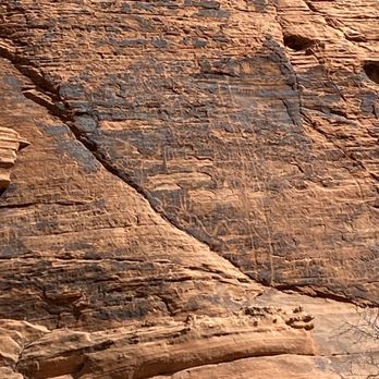 Mouse's Tank - Petroglyphs - Hiking Near Me - Overton, Nevada