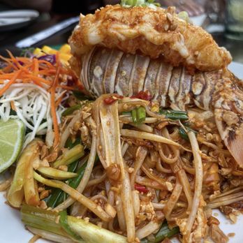 Malakor Thai Cafe - Lobster pad thai - Thai Near Me - West Palm Beach, Florida