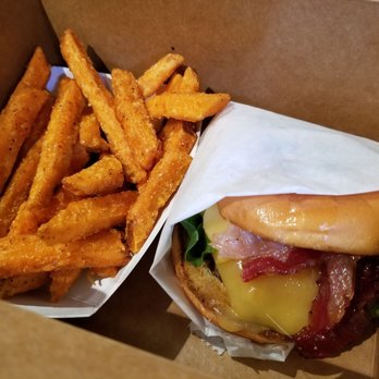 Halalbee's - Burgers Near Me - Jamaica, New York