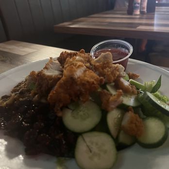 423 Main Bar Grill & Rooftop - Chicken salad - Burgers Near Me - Rochester, Michigan