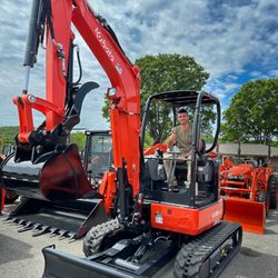 Sink Farm Equipment - Elite Rentals of Moorseville with his new Kubota Excavator