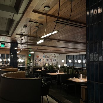 Earls Kitchen + Bar - Upstairs - New American Near Me - Boston, Massachusetts Earls Kitchen + Bar - Upstairs - New American Near Me - Boston, Massachusetts