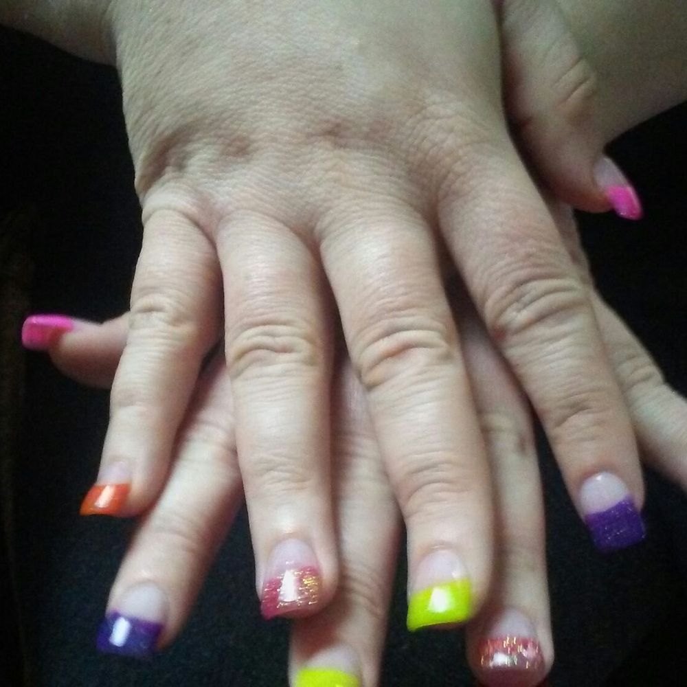 Pampered Tips & Toes - Nail Salons Near Me - Waldport, Oregon
