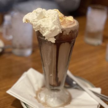 Pie 'n Burger - Chocolate ice cream soda! A lost art.  The best! - Burgers Near Me - Pasadena, California