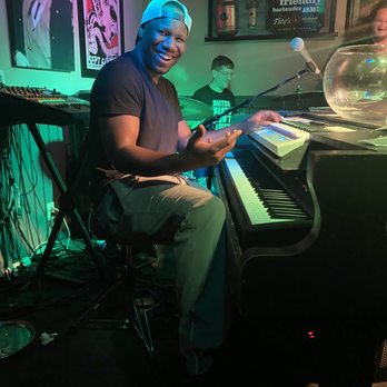 Brick House Dueling Piano Bar - Piano Bars Near Me - Indianapolis, Indiana