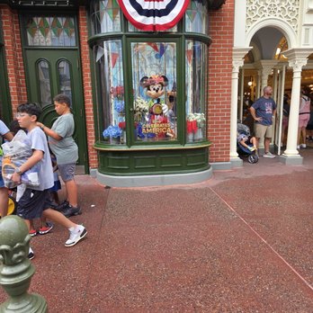 Magic Kingdom Park - Store display - Amusement Parks Near Me - Lake Buena Vista, Florida