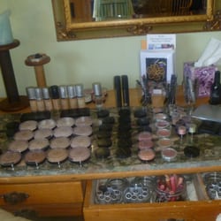 Polished - Love mineral make-up, then come and try "YOUNGBLOOD"! We have liquid, loose ,pressed and compact powders to choose from.