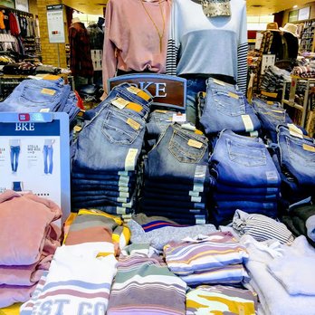 Buckle - Clothing - Accessories Near Me - Roseville, California