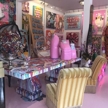 Ashley Longshore Studio Gallery - Art Galleries Near Me - New York, New York