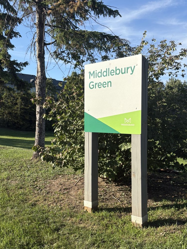 Middlebury Green Park Logo