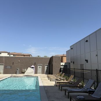 Hyatt House - Outdoor pool - Hotels Near Me - Fresno, California Hyatt House - Outdoor pool - Hotels Near Me - Fresno, California