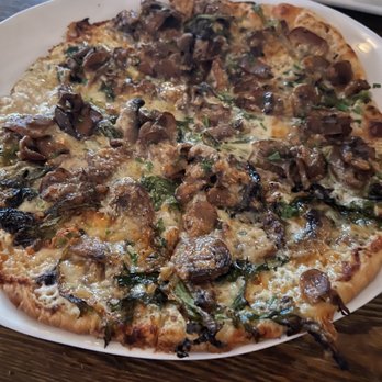 Bacari W 3rd - Smoked Mushroom Pizza - Breakfast & Brunch Near Me - Los Angeles, California