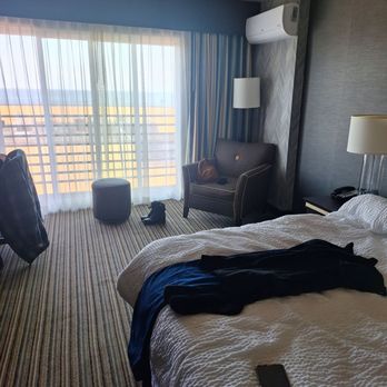 Lighthouse Hotel - Ripped curtains - Hotels Near Me - Pacifica, California