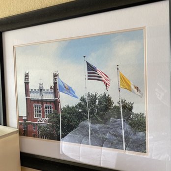 La Quinta by Wyndham Shawnee - Bedroom wall art. - Hotels Near Me - Shawnee, Oklahoma