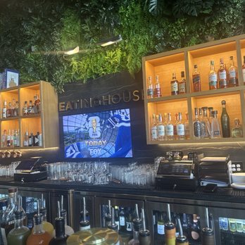Eating House - Bar - Beer, Wine & Spirits Near Me - Miami, Florida Eating House - Bar - Beer, Wine & Spirits Near Me - Miami, Florida