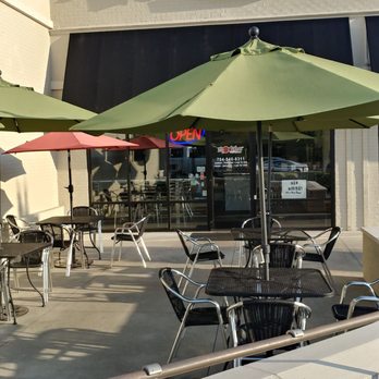 Flip-a-Lo’s - Outside seating - Chicken Wings Near Me - Charlotte, North Carolina