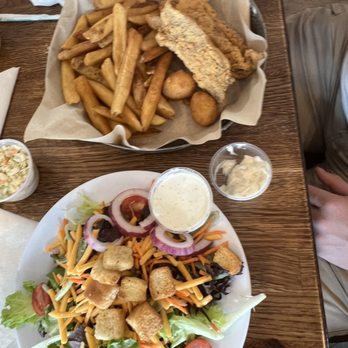 Pier 16 - Fish and chips and house salad - Cocktail Bars Near Me - Tybee Island, Georgia Pier 16 - Fish and chips and house salad - Cocktail Bars Near Me - Tybee Island, Georgia