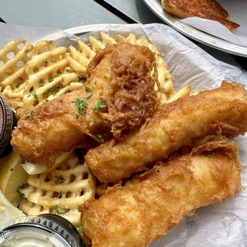 Wooly's - Fish & chips - one of the best! - Seafood Near Me - Pismo Beach, California