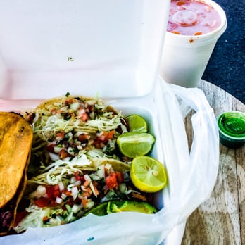 Mariscos El Hermano - 3x Fish Tacos + 1 Shrimp Taco - Street Vendors Near Me - Vernon, California