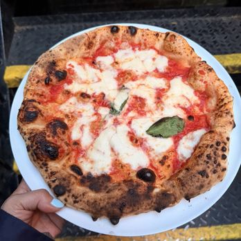 Mercato Mayfair - Pizza was delicious - Pop-Up Restaurants Near Me - London, XGL Mercato Mayfair - Pizza was delicious - Pop-Up Restaurants Near Me - London, XGL