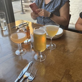 Community Tavern - Great drink selection - New American Near Me - Chicago, Illinois