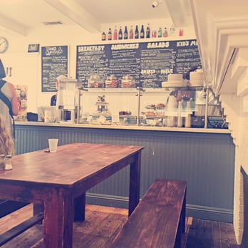 Gum Tree Cafe - Cute and cozy best to go on an off day to avoid the crowds - Australian Near Me - Hermosa Beach, California