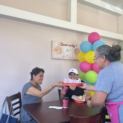 Happy Donuts - De Anza