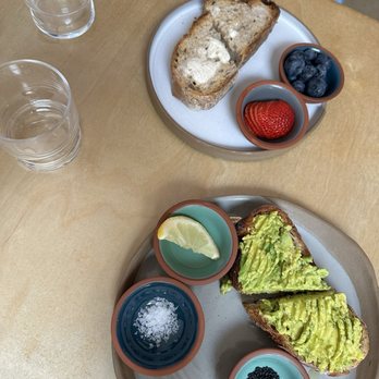 LONGPLAY HiFi - cinnamon toast, avocado toast - Themed Cafes Near Me - San Diego, California