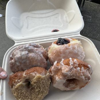 9th & Hennepin - Donuts Near Me - Seattle, Washington