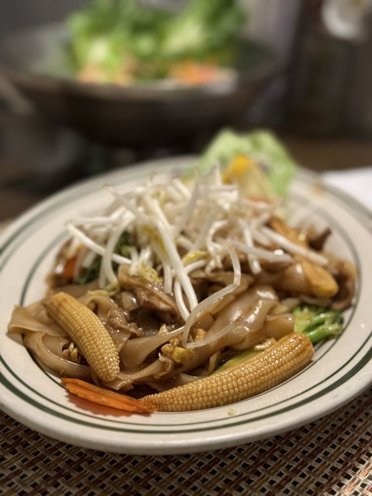 Social spots from Suwana's Thai Orchid