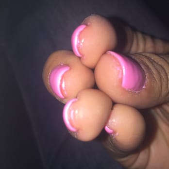 HD Nails - How can a manicurist leave that much nail polish on my skin?!?! Horrible job!! Never coming back. - Nail Salons Near Me - Tarzana, California
