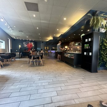 Santos Coffee - Mountain Brook - Interior - Coffee & Tea Near Me - Mountain Brook, Alabama