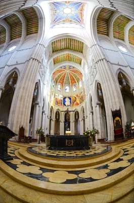 Catedral de Santa María la Real de la Almudena by null