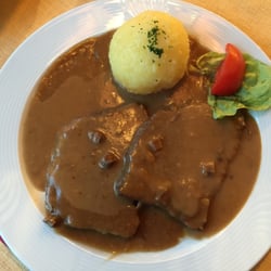 Gasthof Schneeberger Zum Bräu-Toni - Sauerrahmbraten mit Knödel