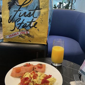 Centurion Lounge DCA - Breakfast at DCA airport Wednesday 9/4/24. - Airport Lounges Near Me - Arlington, Virginia